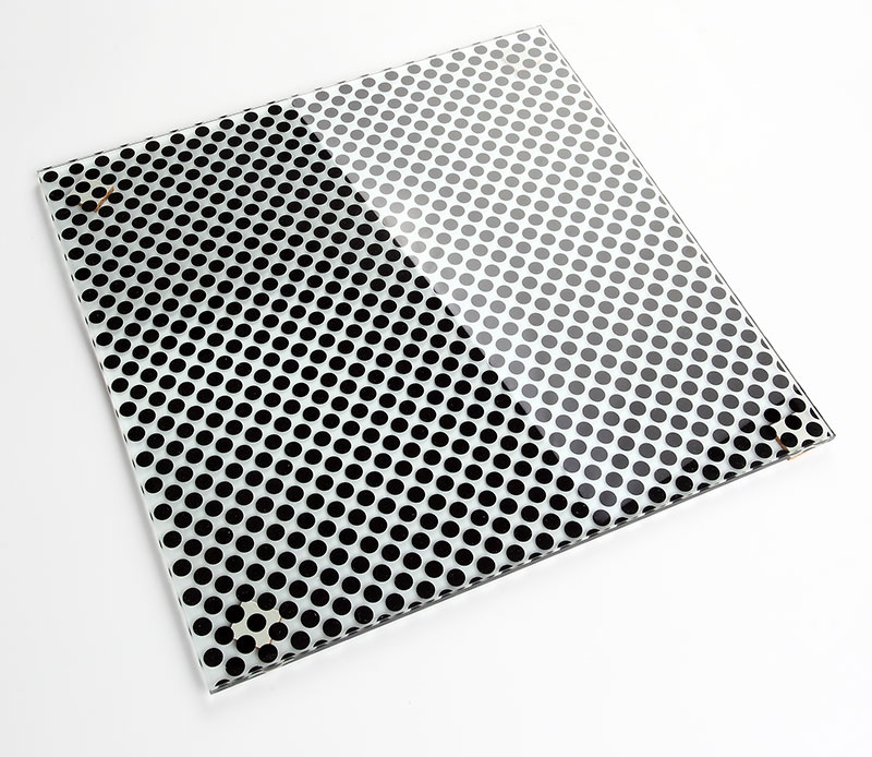 黑色圓點彩釉玻璃