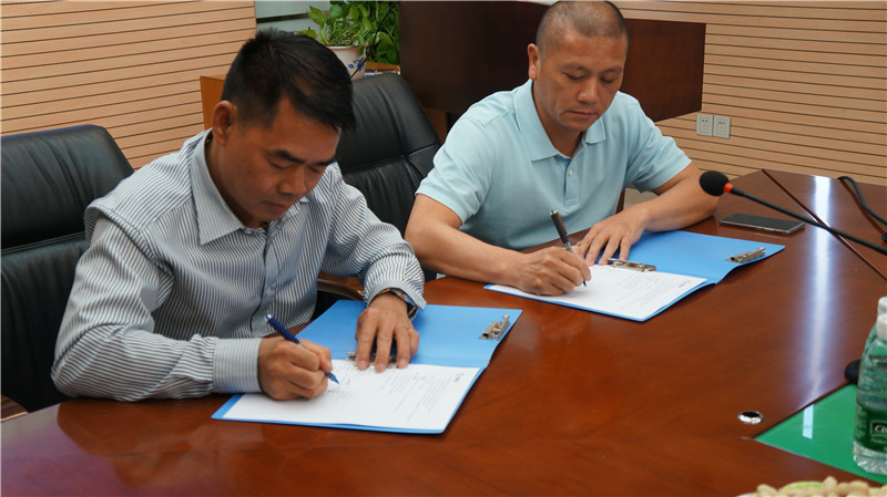 廣東隆玻科技集團與中裝建設集團正式建立全面戰略合作伙伴關系